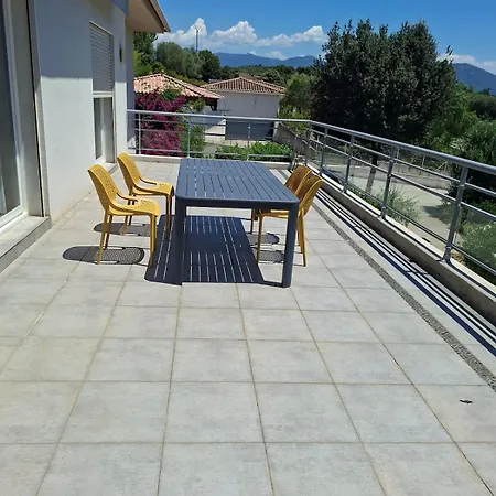 Proche D'ajaccio Avec Piscine 别墅